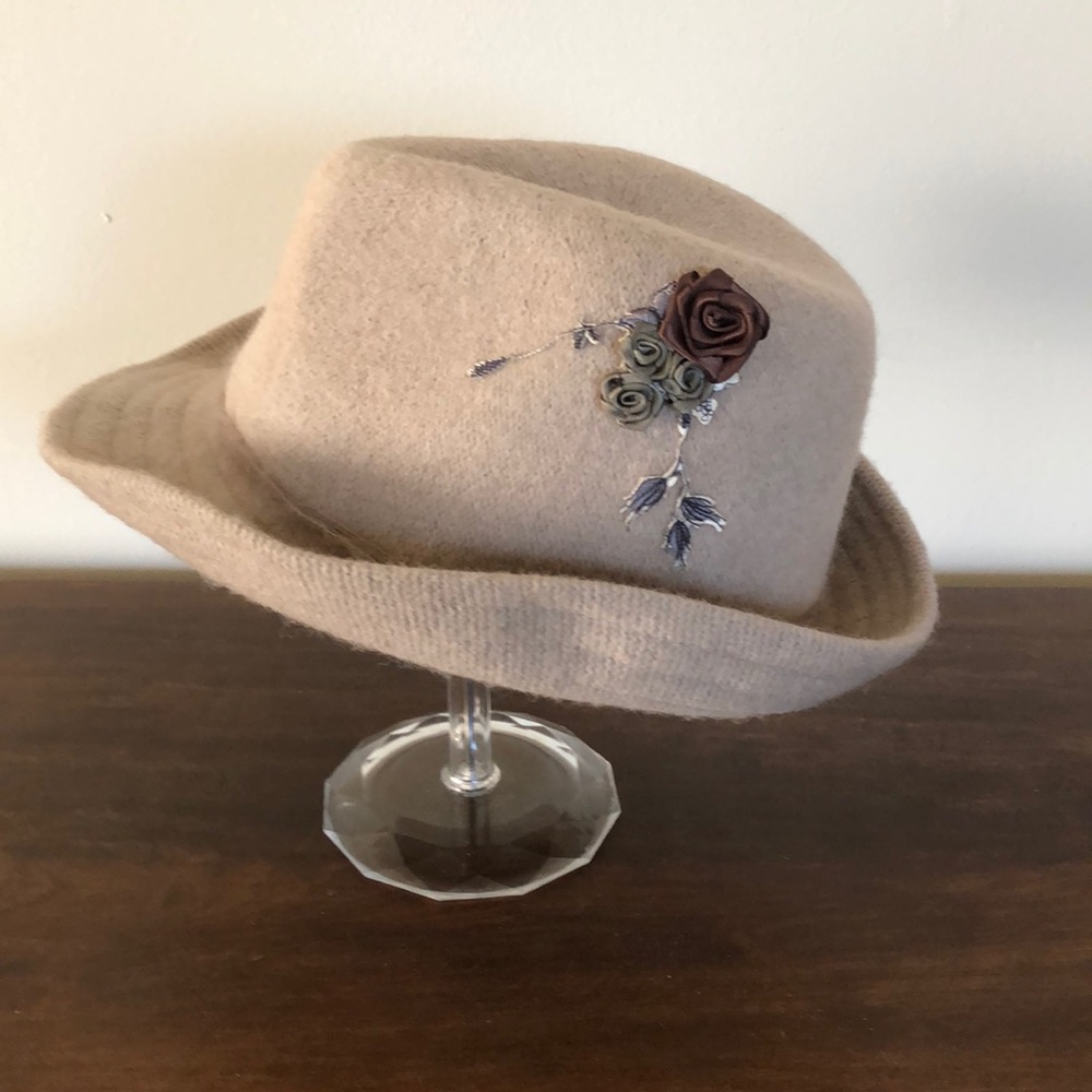 Stylish Beige Wool Hat